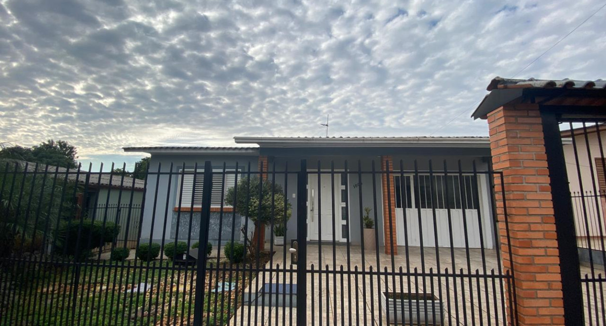 Casa na Planalto - Rua Chile