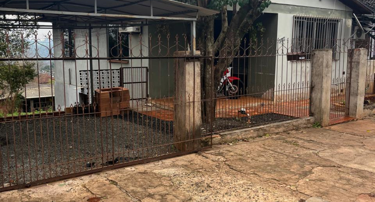 Casa à venda no bairro Sulina - Rua Santa Maria