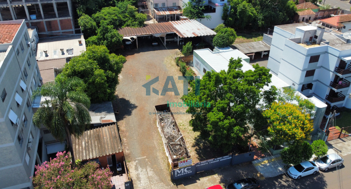 Terreno amplo no centro de Santa Rosa - Rua Fernando Albino