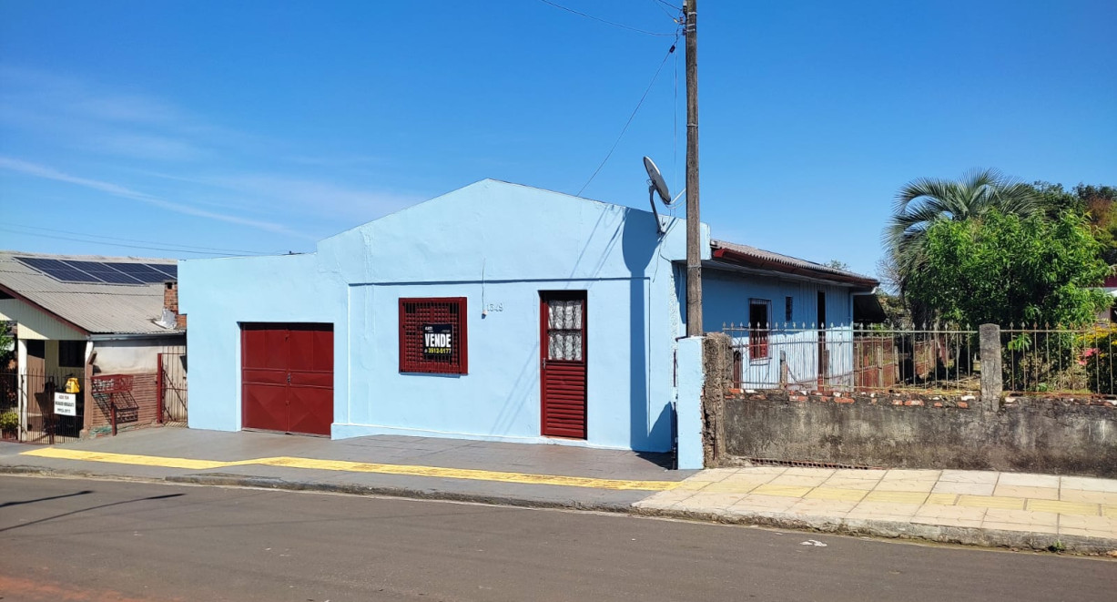 Casa na Sulina, com terreno amplo - Rua Guilherme Kroth