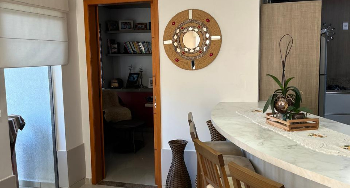 Casa com piscina no bairro Sulina - Rua Itajaí