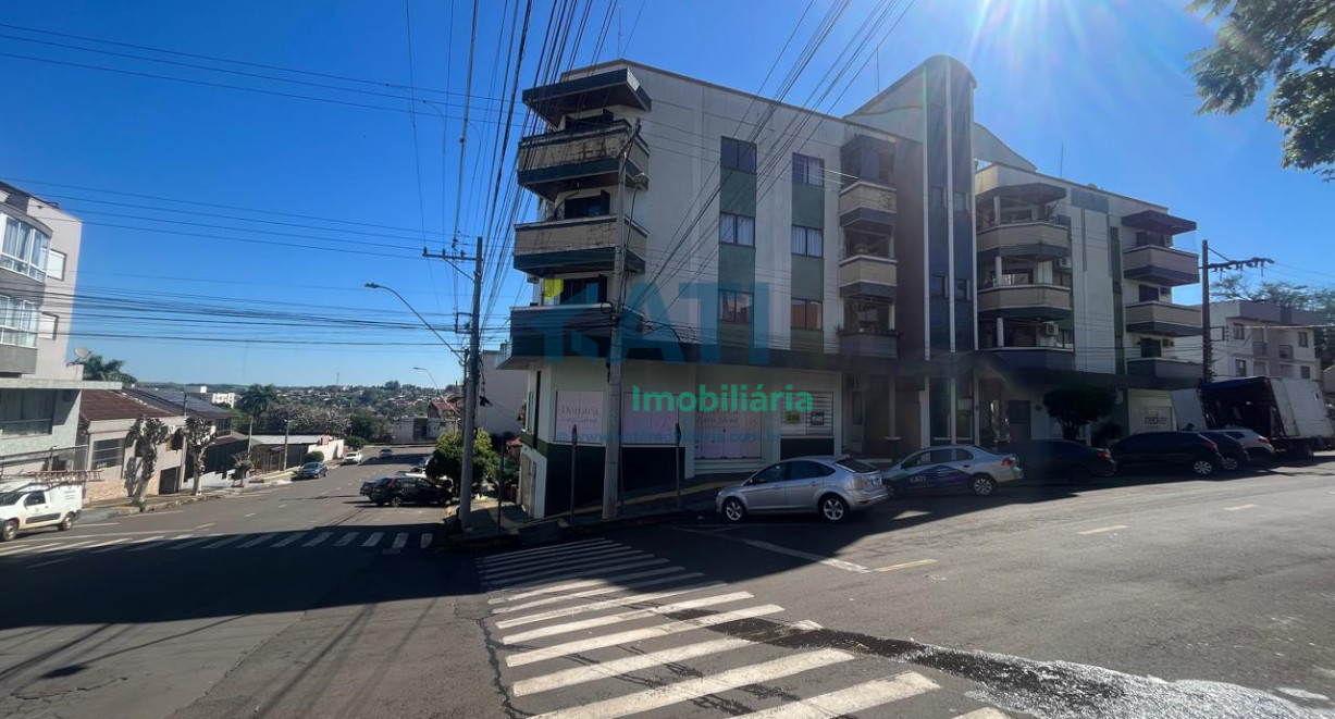 Apto no Ed. Domênico - Rua Guaporé