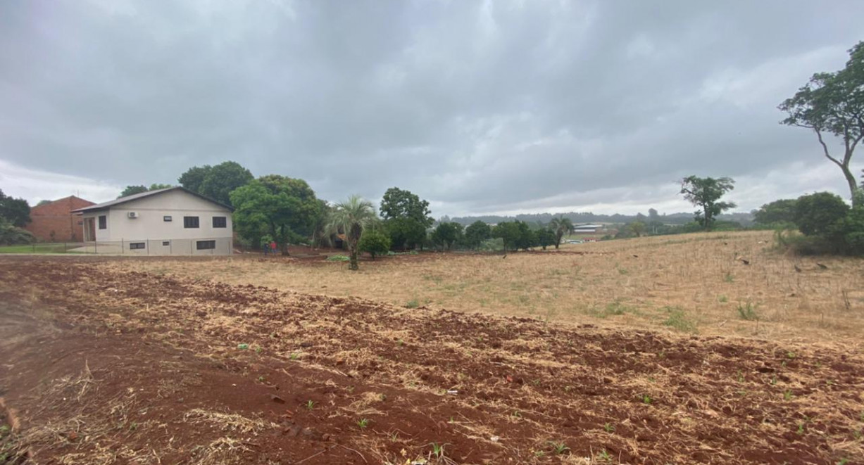 Casa com área de terra Bairro Cruzeiro - Rua Joaquim Rodrigues