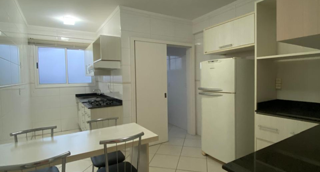 Apartamento semi mobiliado para locação em Santa Maria. - Rua João Batista da Cruz Jobim