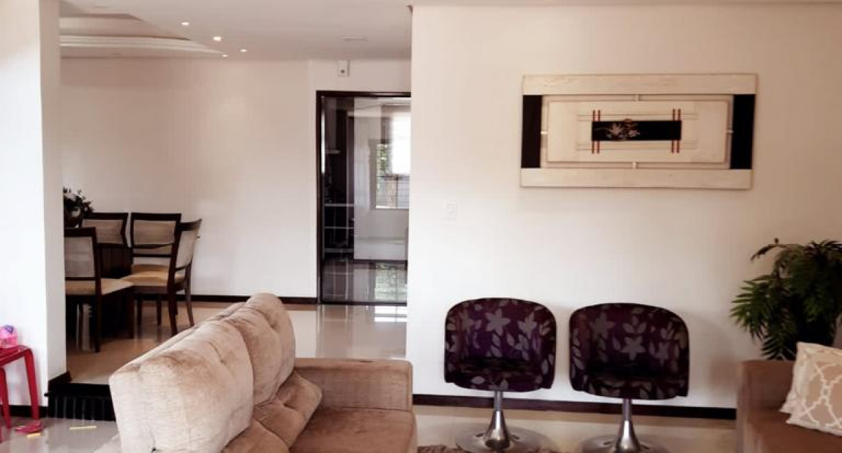 Residência  alto padrão, Bairro Novo Horizonte. - Rua Inês Perini