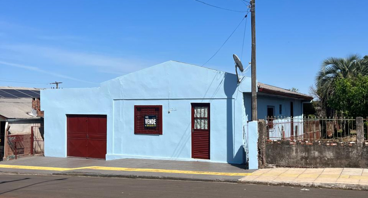 Casa com terreno amplo na Sulina - Rua Guilherme Kroth