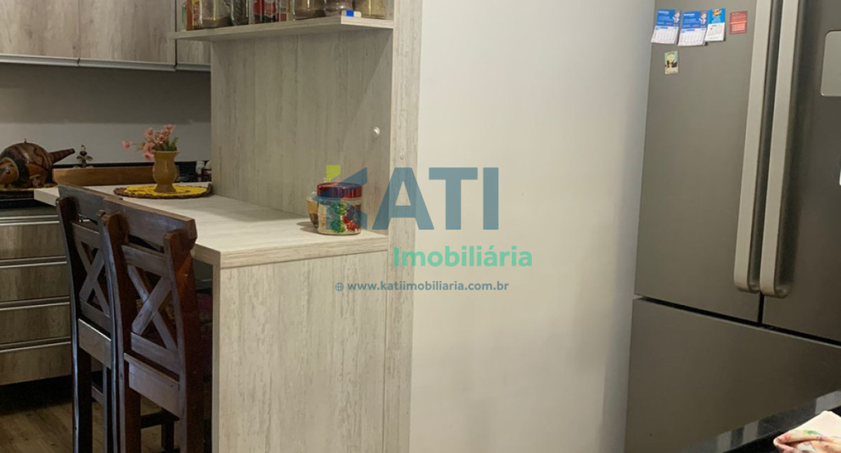 Casa e sala comercial - Rua Santa Rosa