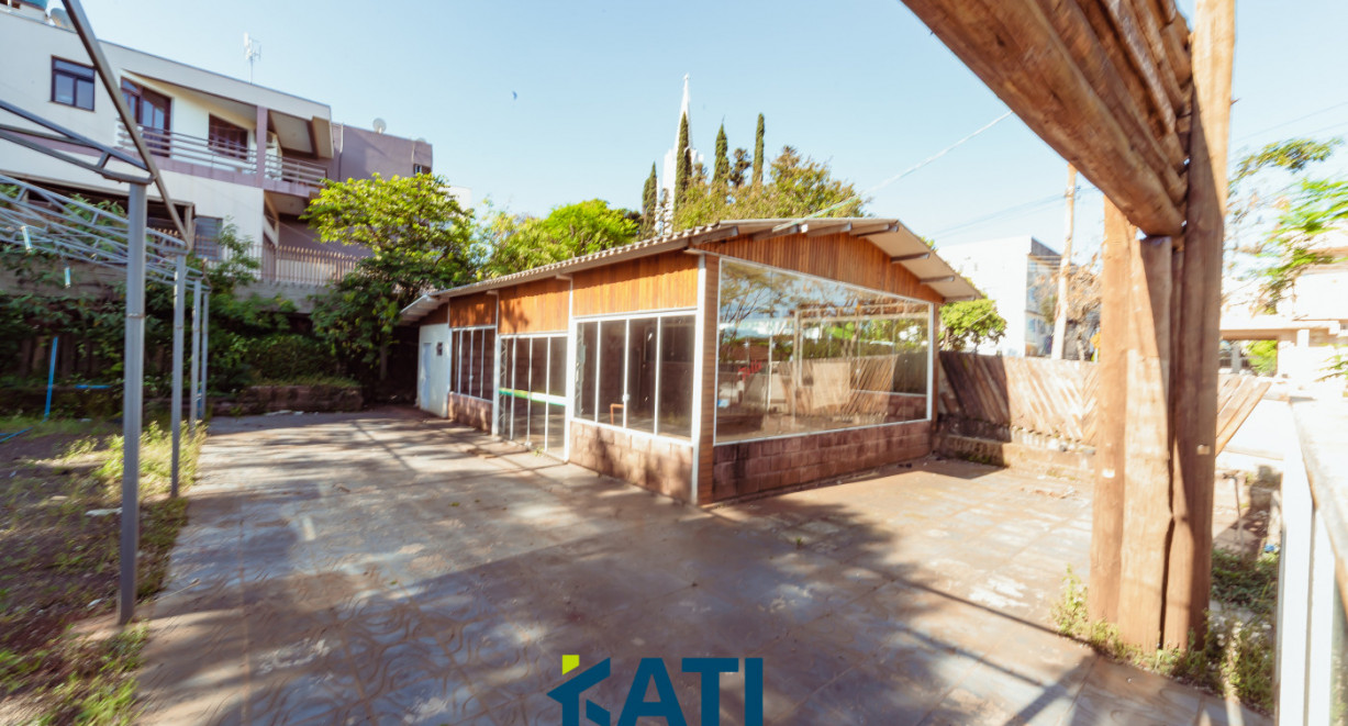 Terreno de esquina próximo ao Ministério Publico. - Rua Dr. João Danhe