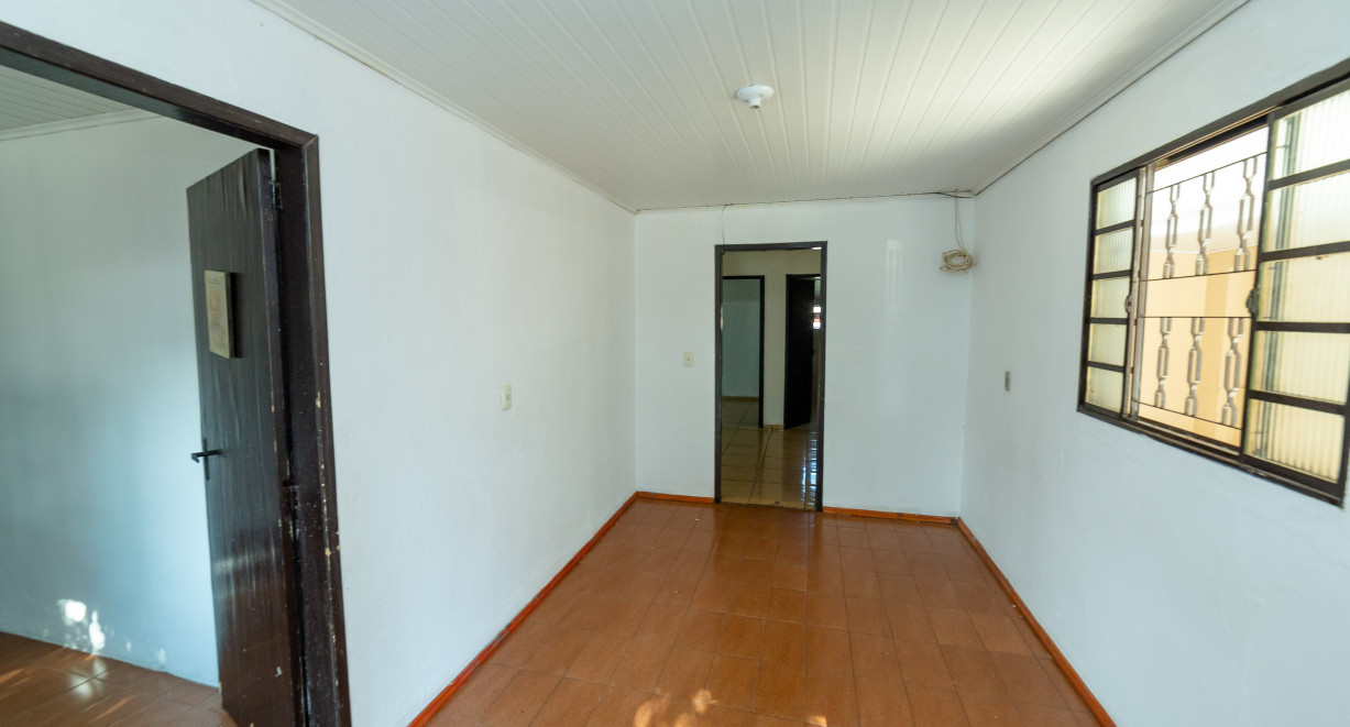 Casa de Alvenaria! - Rua Emília Taborda de Oliveira