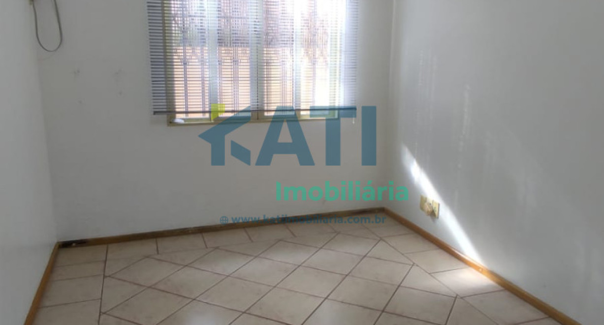 Sala Comercial , em frente Hospital Vida e Saúde - Rua Francisco Timm