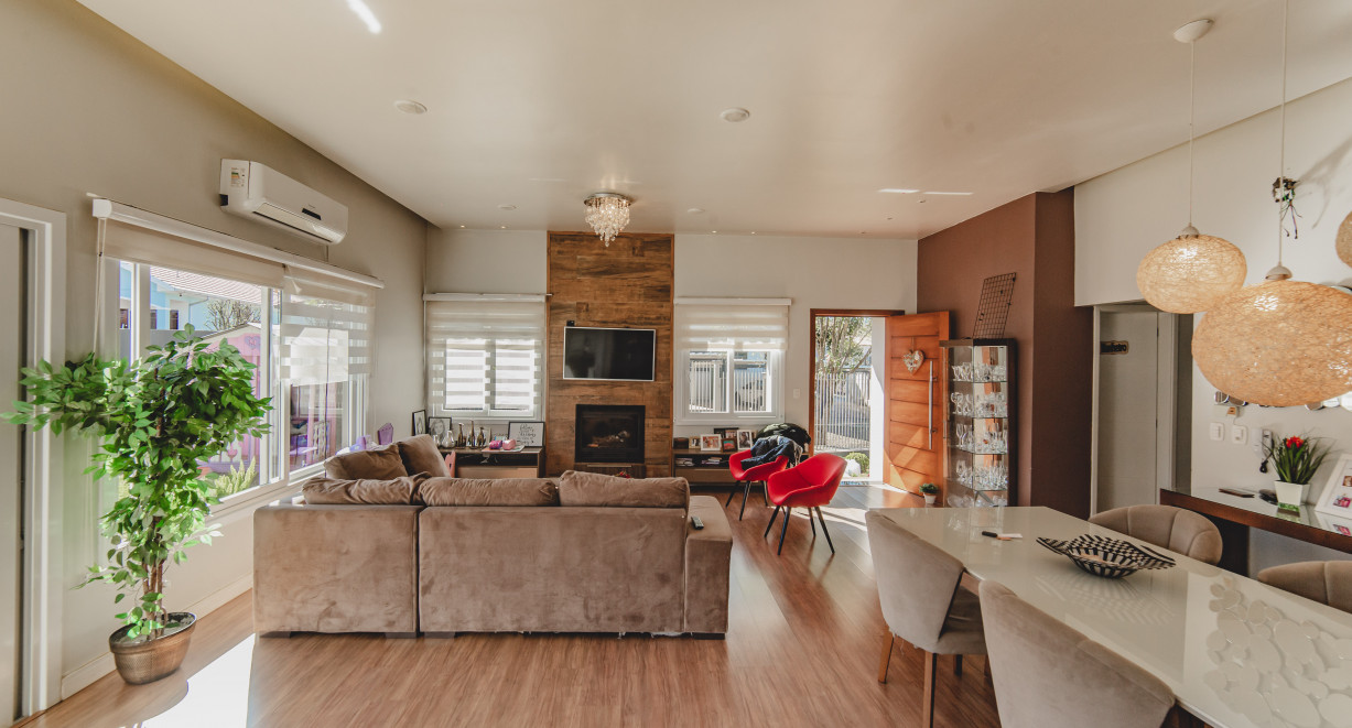 Casa finamente decorada, com ótima localização!! - Rua Augusto Krebs