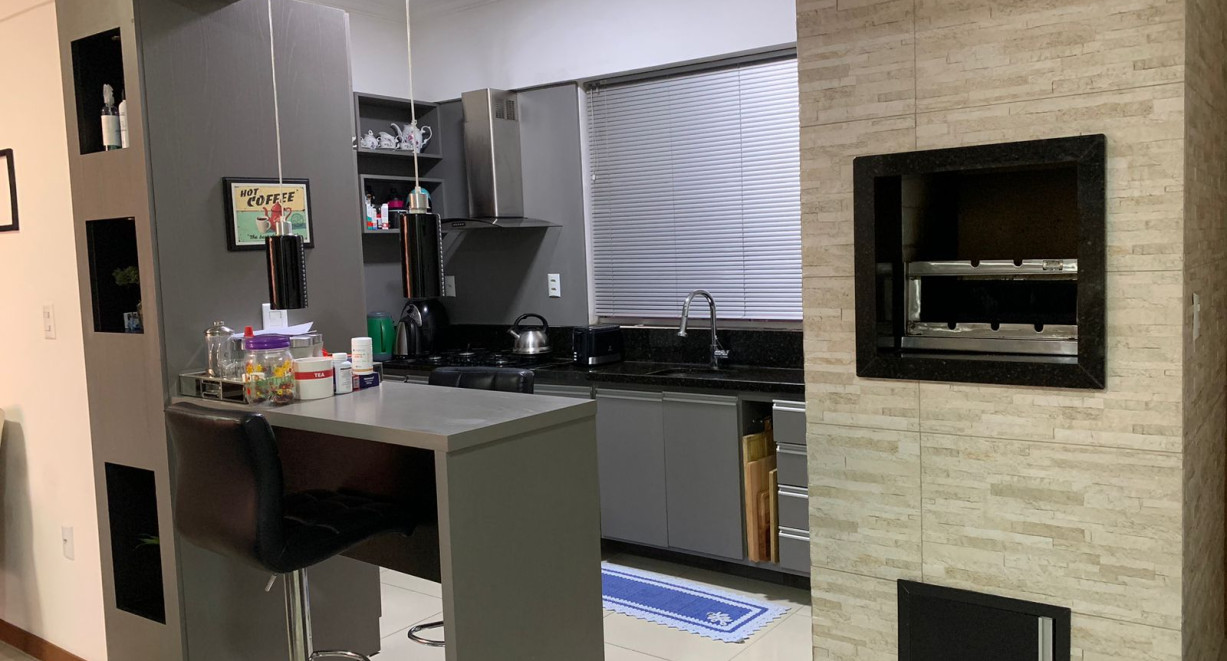 Apartamento à venda no Ed. Dawos - Av Santa Cruz