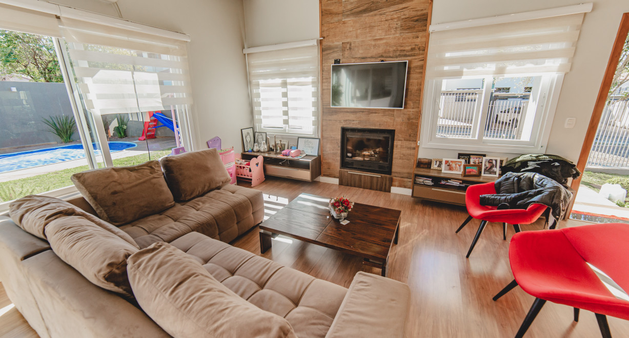 Casa finamente decorada, com ótima localização!! - Rua Augusto Krebs