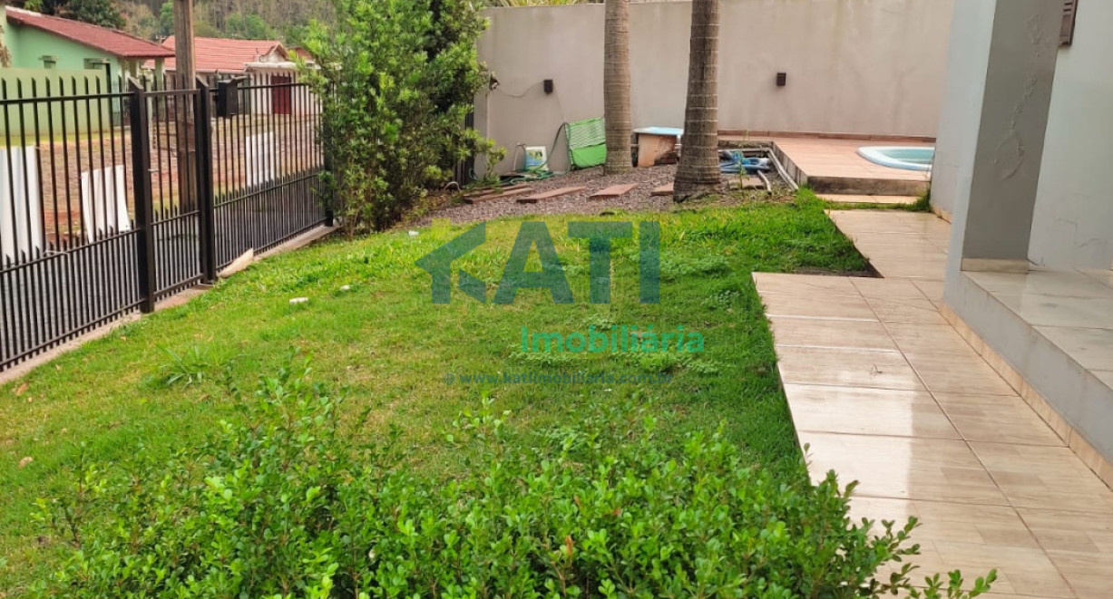 Casa na Sulina, com piscina - Rua São Borja