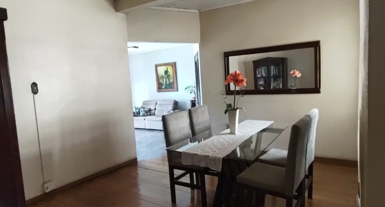 Casa na Av. Santa Cruz - Av. Santa Cruz
