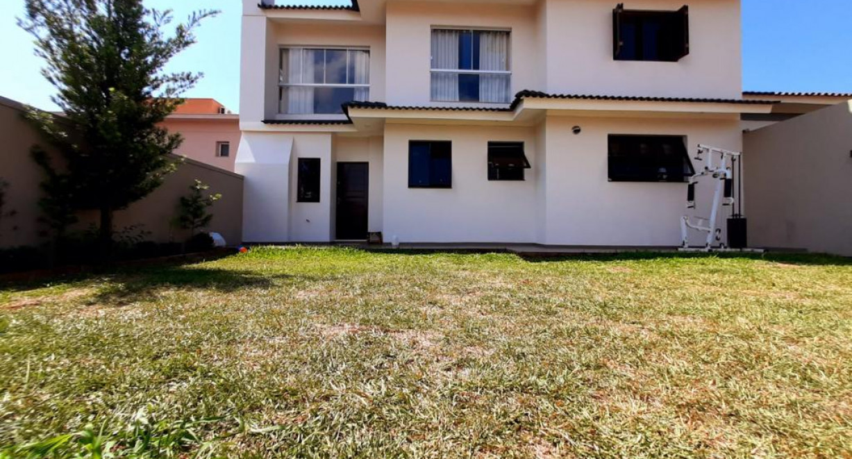 Residência  alto padrão, Bairro Novo Horizonte. - Rua Inês Perini