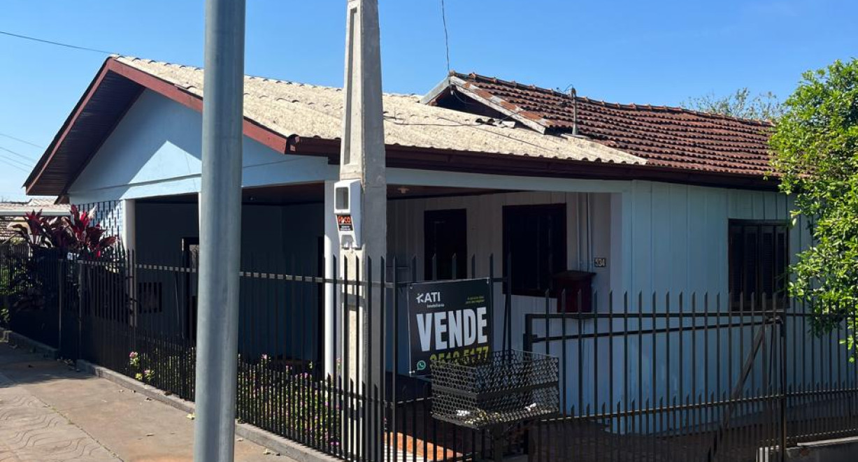 Terreno com 2 casas na Sulina - Rua Taquari