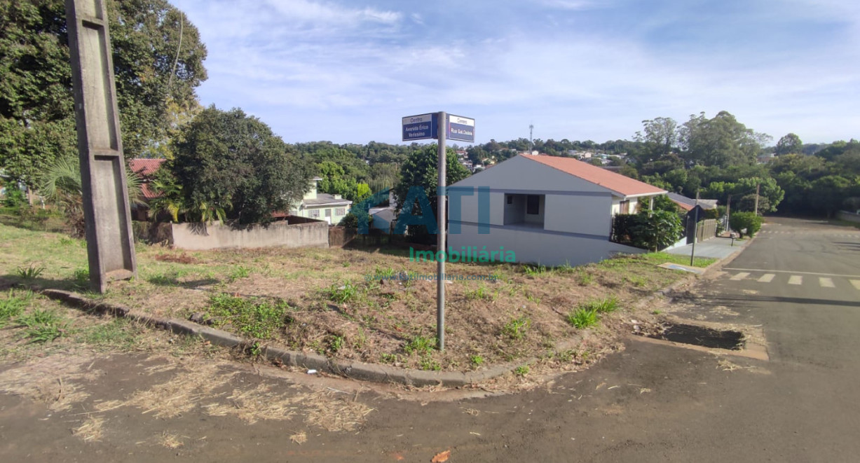 Terreno de esquina no Bairro Polivalente - Rua General Osório