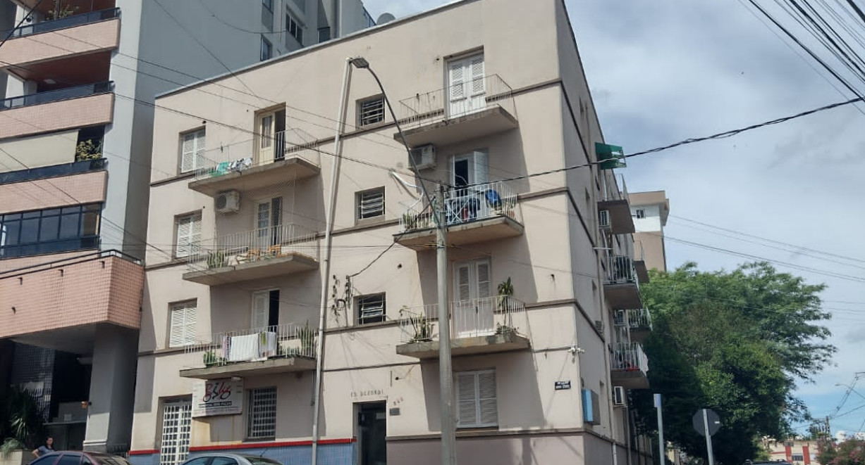 Apartamento Ed. Dezordi - Rua Minas Gerais