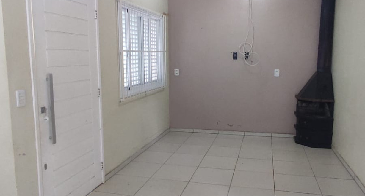 Casa no bairro Cruzeiro - Rua Candido Freire