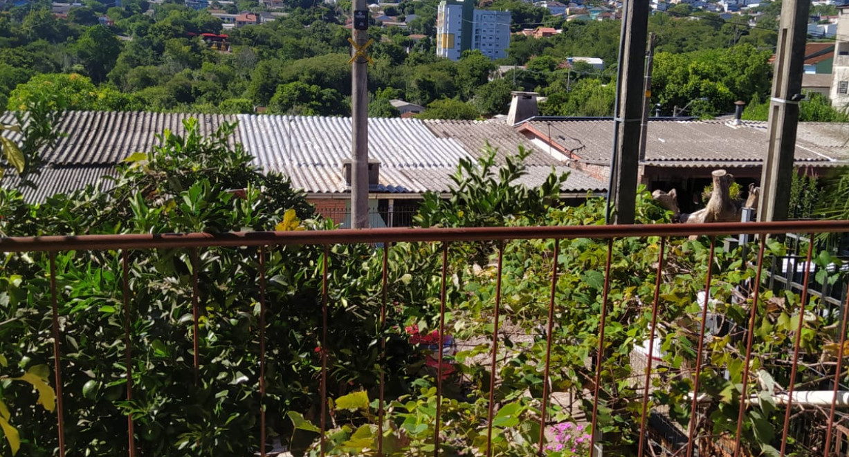 Casa para venda no bairro Planalto - Rua Vergilio Lunrdi
