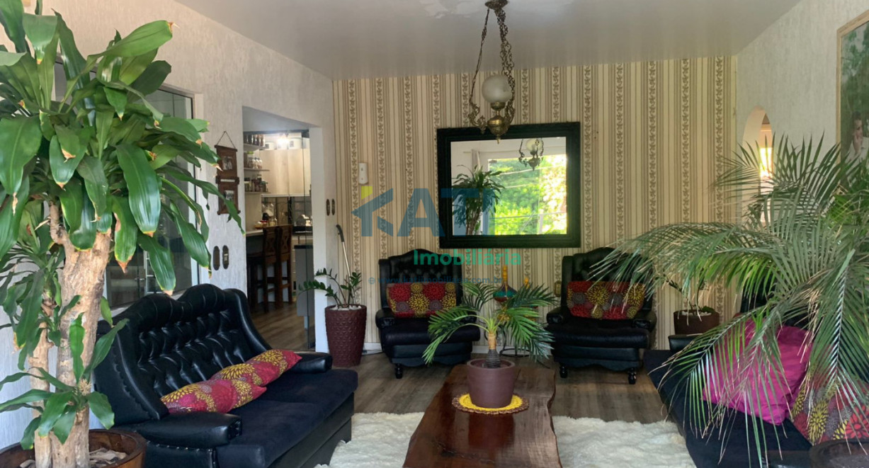 Casa e sala comercial - Rua Santa Rosa