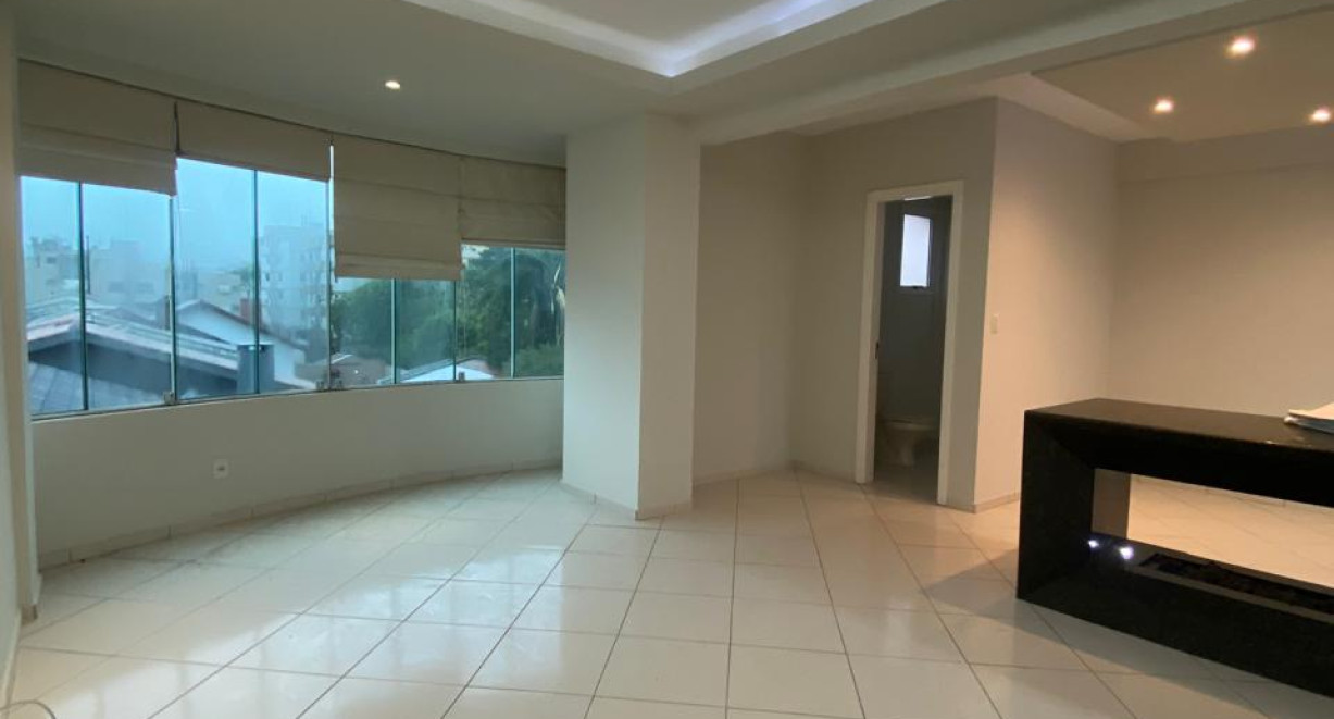 Apartamento no Ed. Amanda em Santa Maria. - Rua João Batista da Cruz Jobim