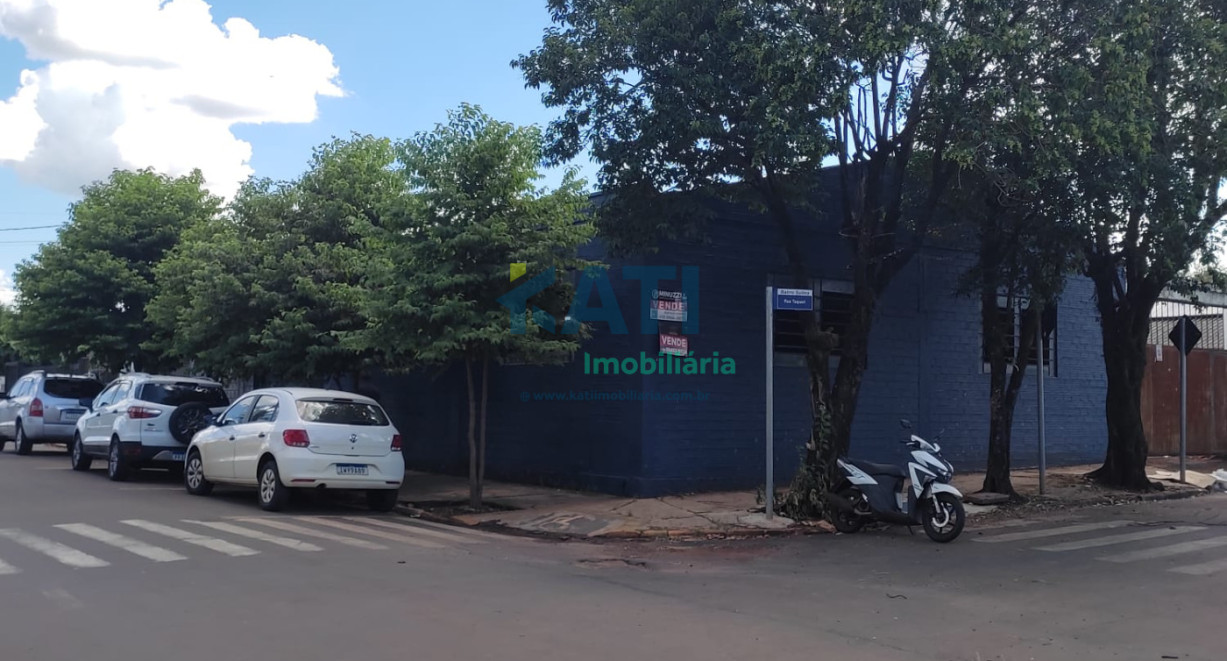 Galpão de esquina - Rua Cristóvão Leopoldo Meinerz