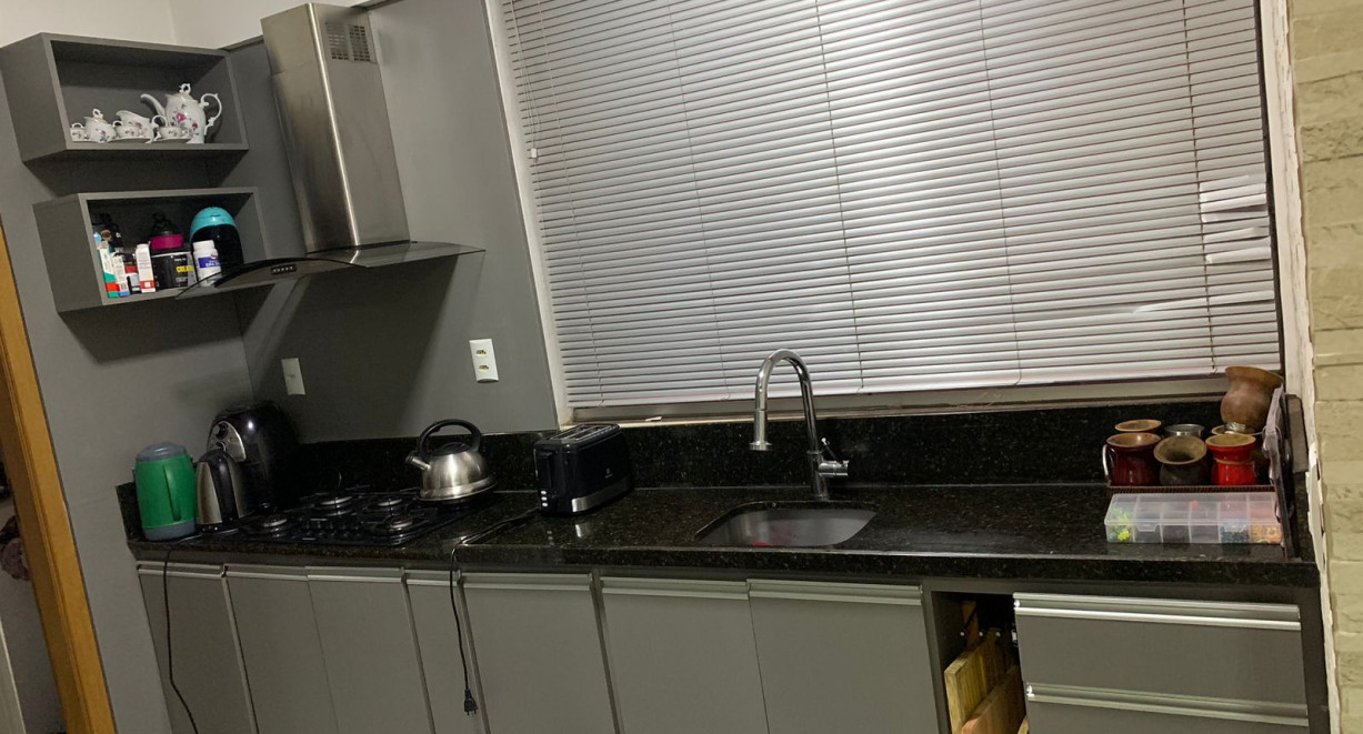 Apartamento à venda no Ed. Dawos - Av Santa Cruz