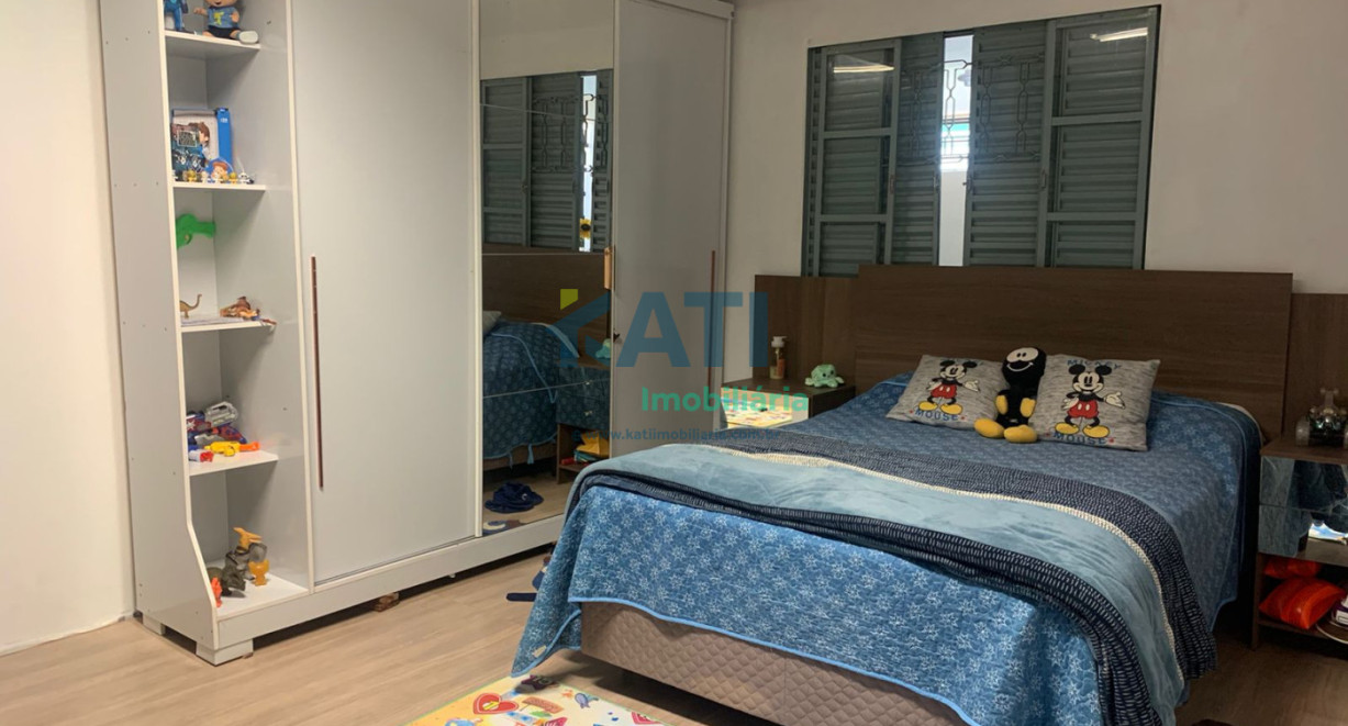 Casa e sala comercial - Rua Santa Rosa