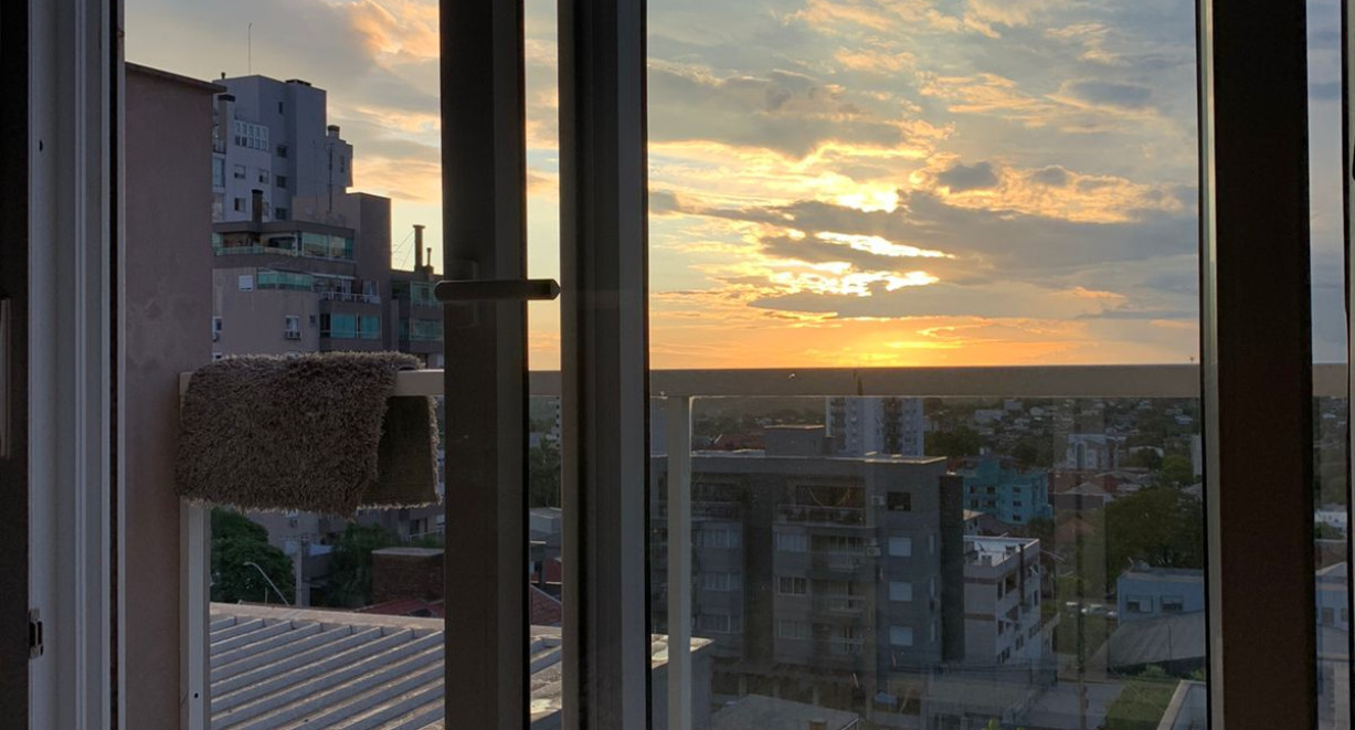 Apartamento à venda no Ed. Dawos - Av Santa Cruz