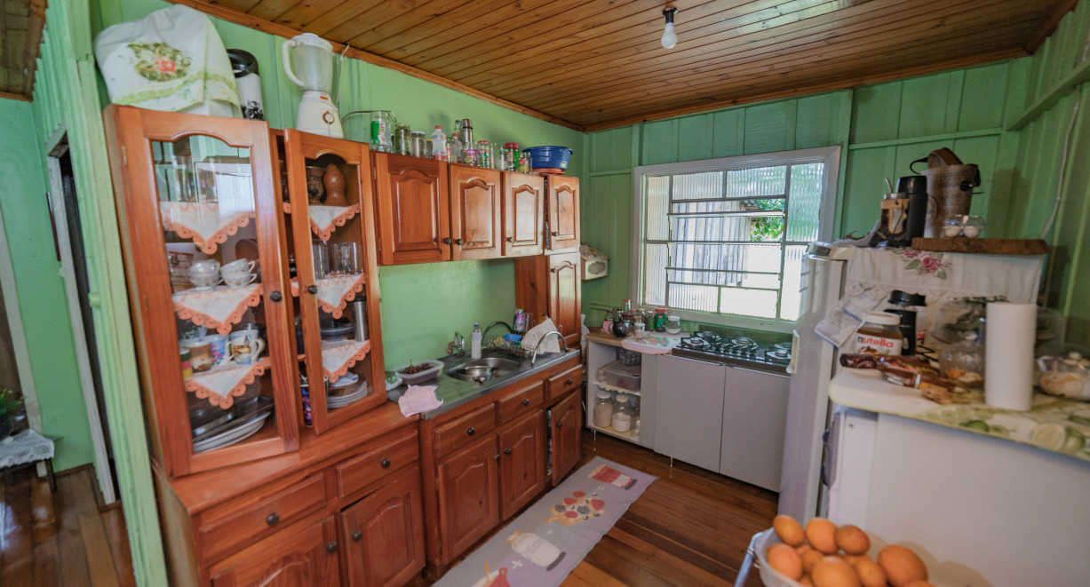 Casa mista com ampla área verde! - Rua Caminho Leste