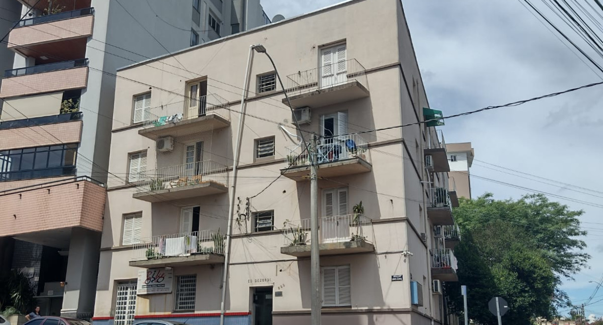 Apartamento Ed. Dezordi - Rua Minas Gerais