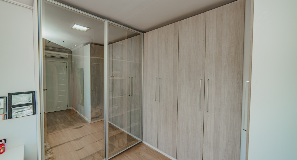 Casa finamente decorada, com ótima localização!! - Rua Augusto Krebs