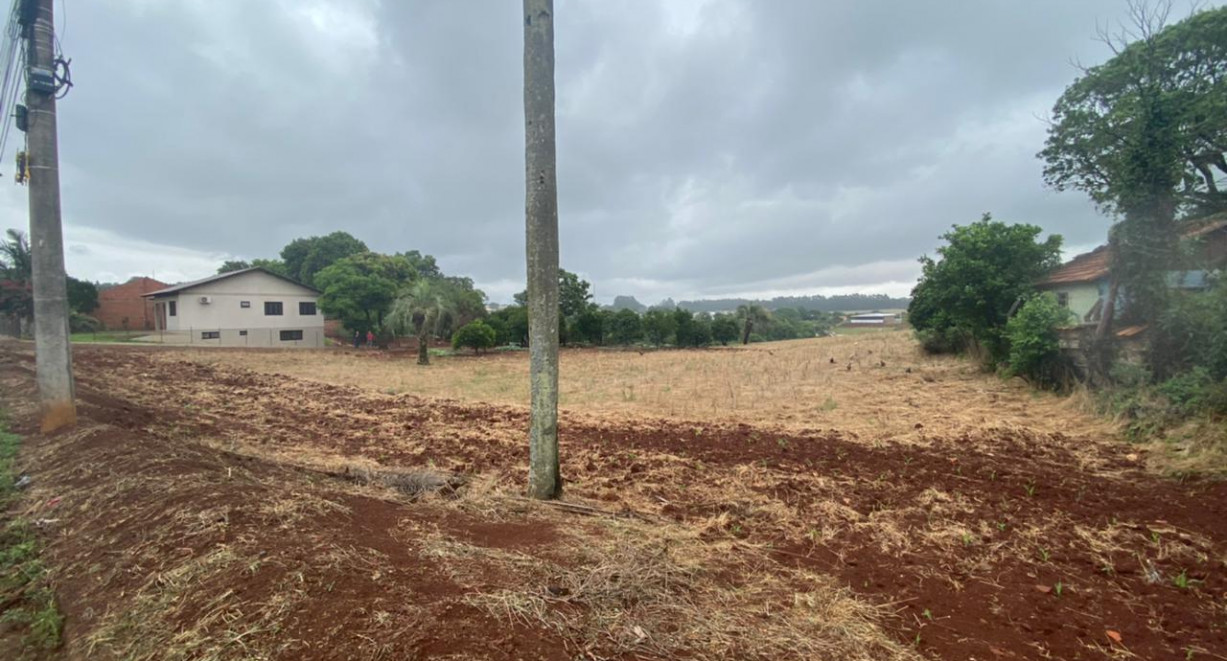 Casa com área de terra Bairro Cruzeiro - Rua Joaquim Rodrigues