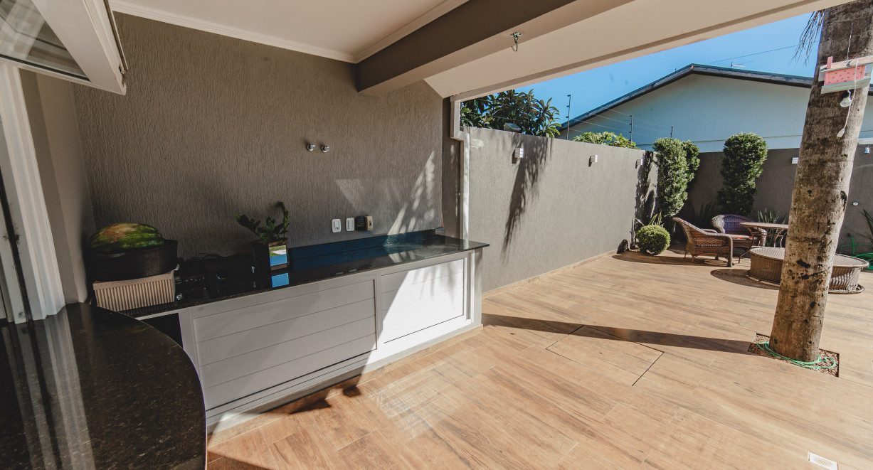 Casa finamente decorada, com ótima localização!! - Rua Augusto Krebs