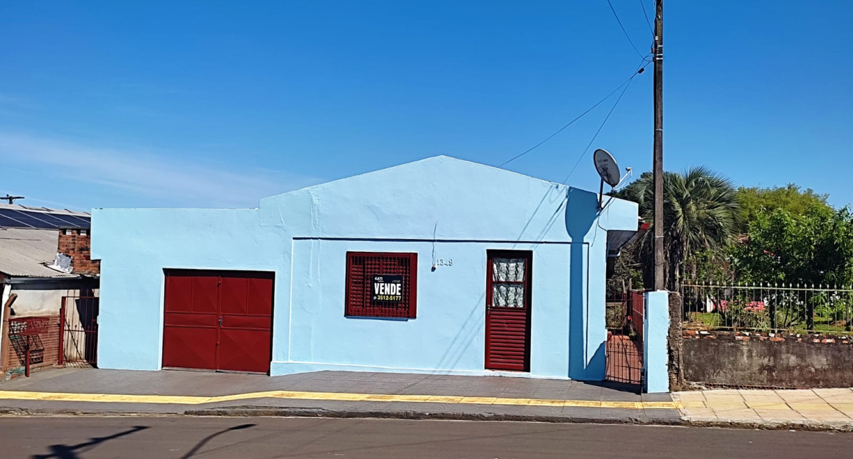 Casa com terreno amplo na Sulina - Rua Guilherme Kroth