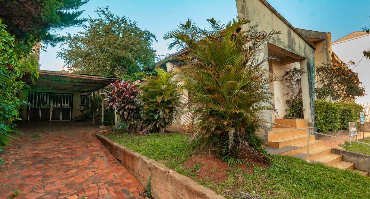 Casa com 20 metros de frente - Rua Rio Grande