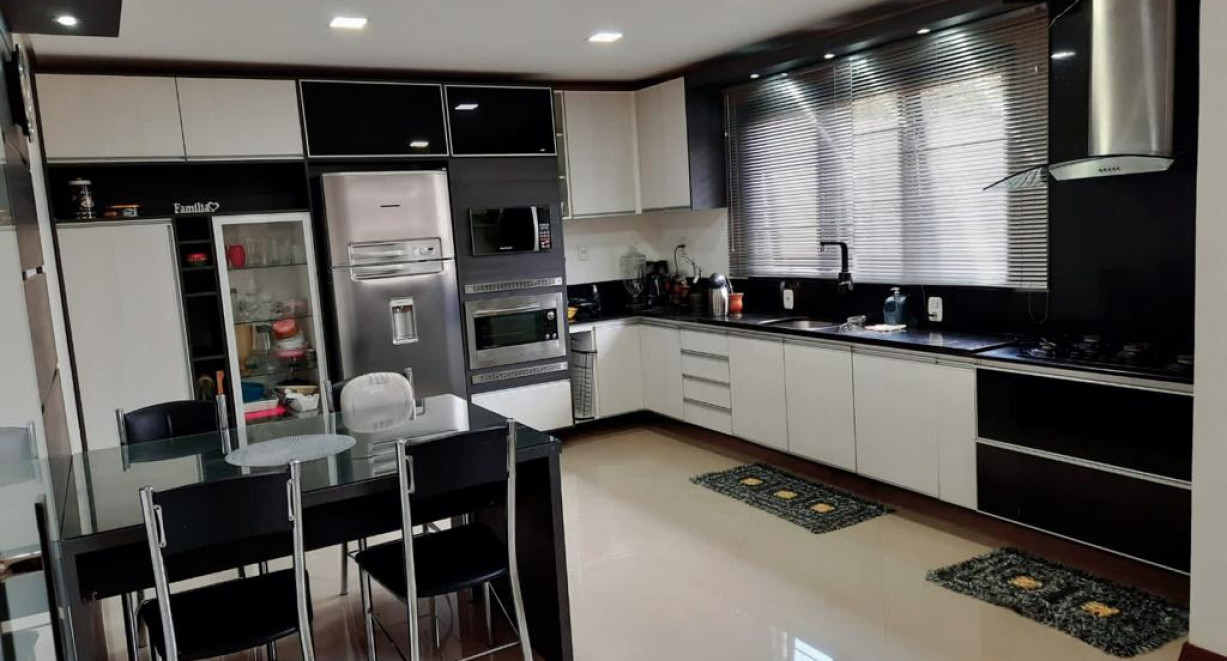 Residência  alto padrão, Bairro Novo Horizonte. - Rua Inês Perini