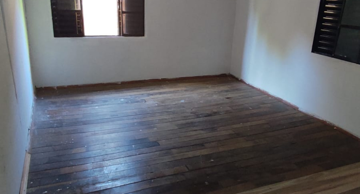 Casa para  venda no bairro Glória - Rua Apolo