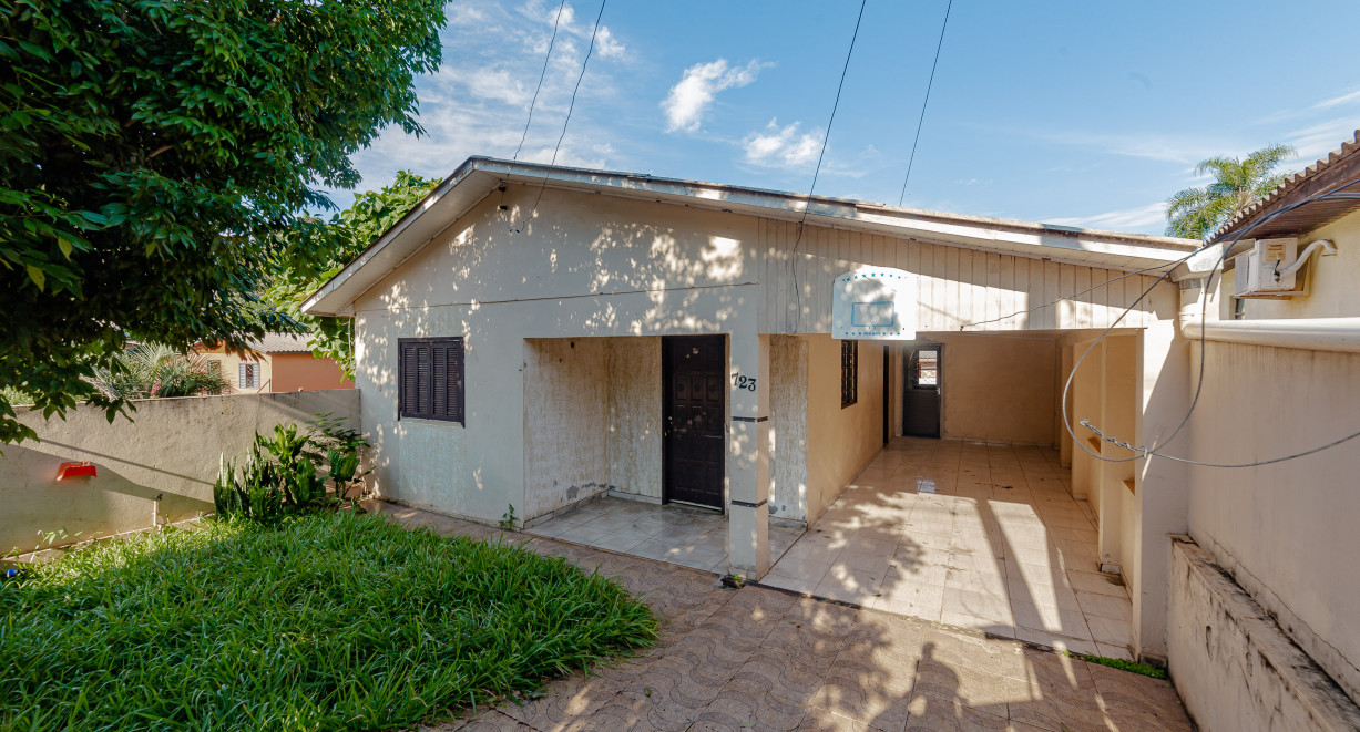 Casa de Alvenaria! - Rua Emília Taborda de Oliveira