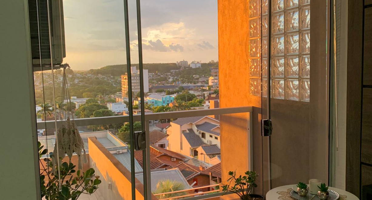 Apartamento à venda no Ed. Dawos - Av Santa Cruz