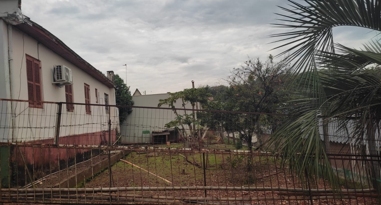 Terreno de esquina com ótima localização - Rua São Luiz