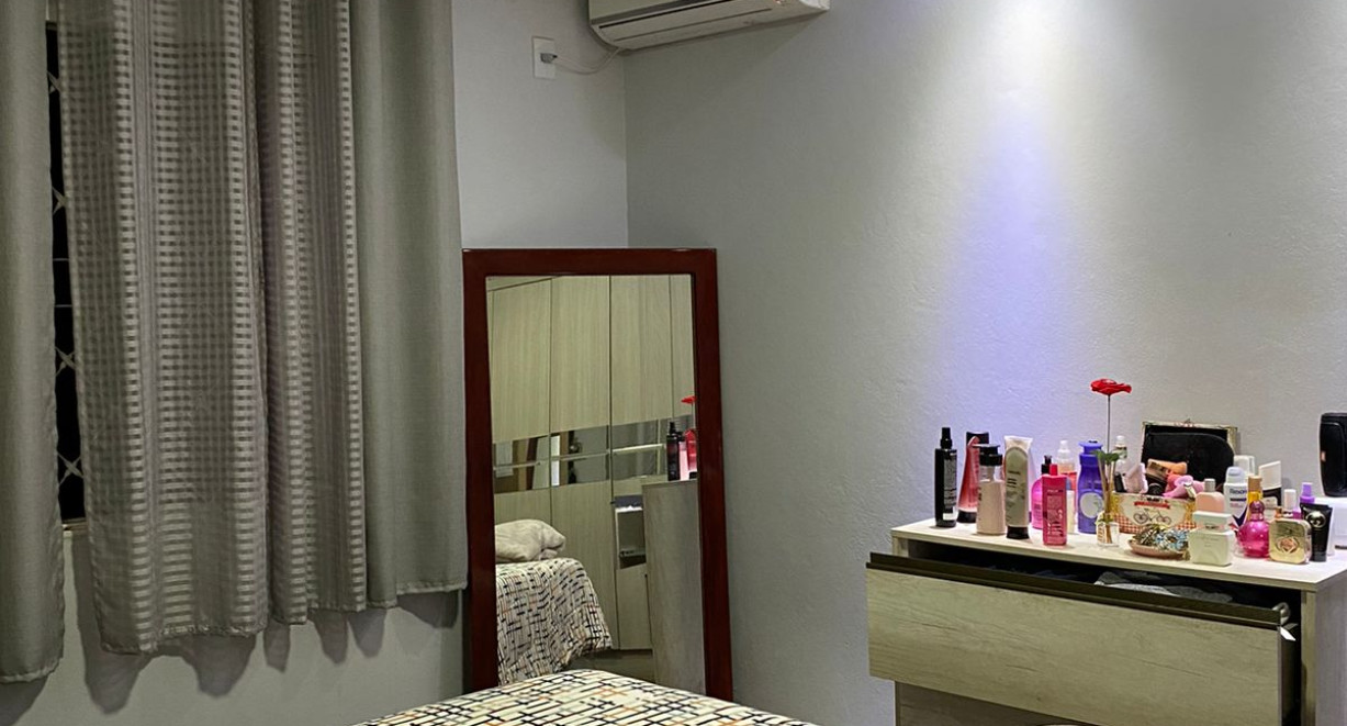 Casa na Planalto - Rua Chile