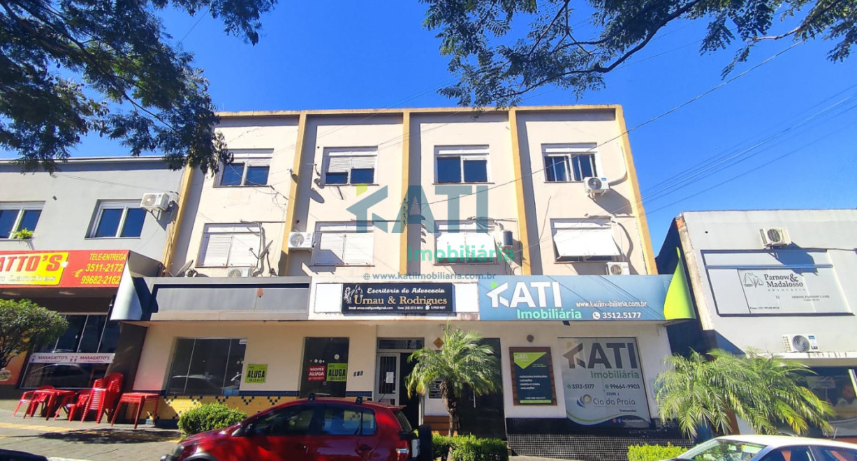 Apto no 3º andar, com boa localização - Av. Rio Branco