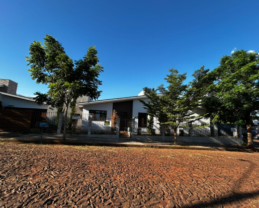 Casa de esquina alto padrão