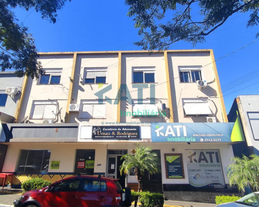 Apto no 3º andar, com boa localização